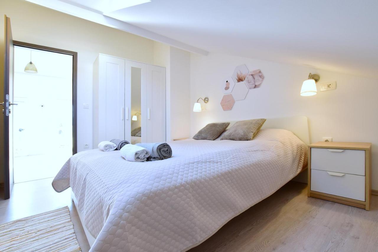 Apartments Sea & Sky Stari Grad  Exterior foto
